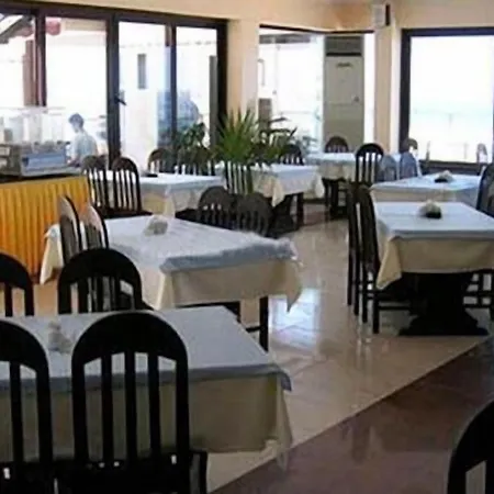 فندق Victoria & 4*