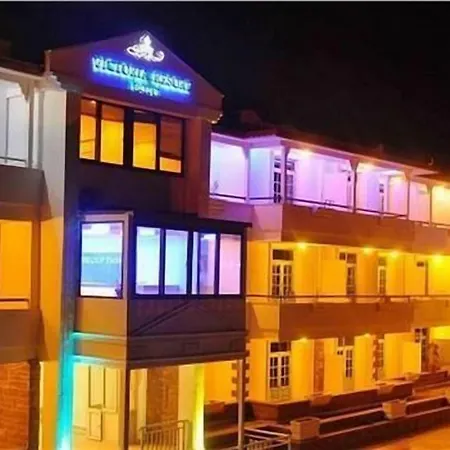 Victoria & تورغوتْريس