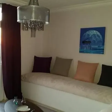 Victoria & 4* トゥルグトレイス