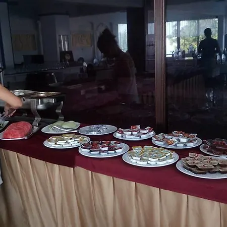 Victoria & 4* トゥルグトレイス