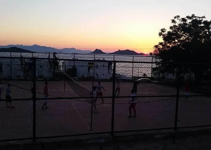 Victoria & Тургутрейс