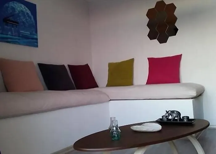 Victoria & Отель Тургутрейс