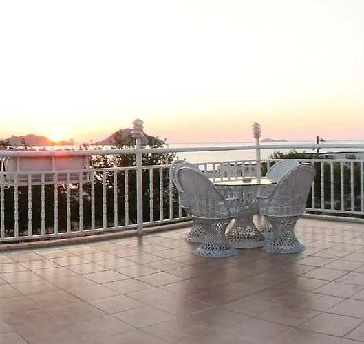 Отель Victoria & Тургутрейс