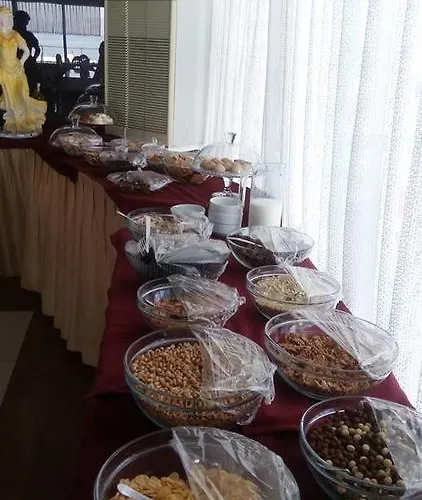 Victoria & Отель Тургутрейс