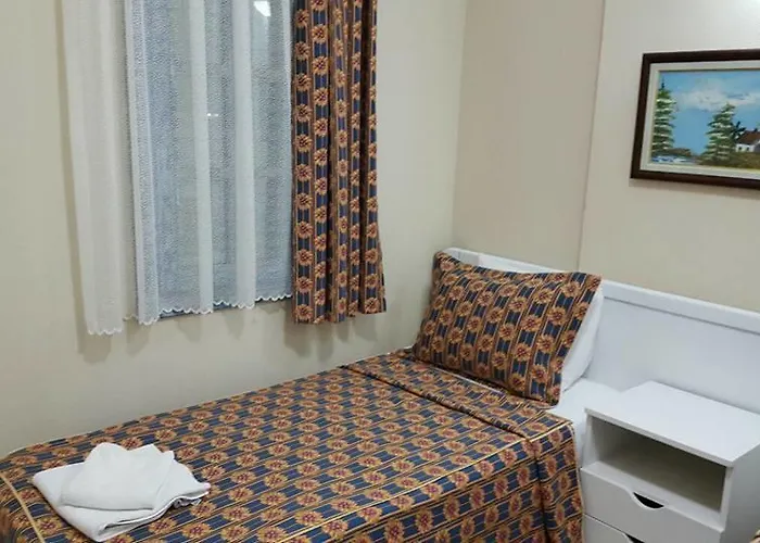 Victoria & 4* טורגוטריס
